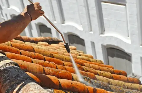 Nettoyage de toitures - Le Passage